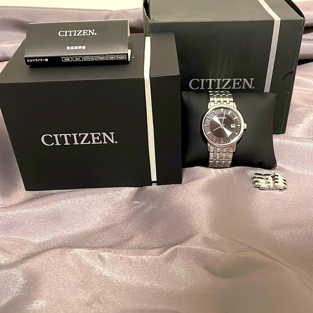 Citizen Men’s Eco Drive Corso Watch!  Original Box, booklet and links!